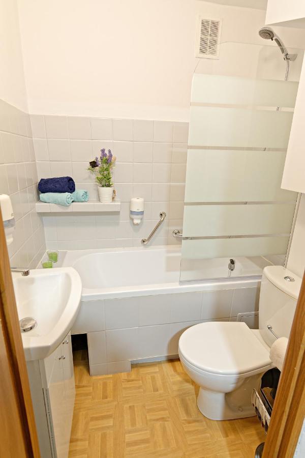 Апартаменты Apartament Pod Krasnalem Wroclovkiem Вроцлав Экстерьер фото